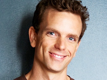 Paul Nolan to Busk on Broadway as Guy in Once