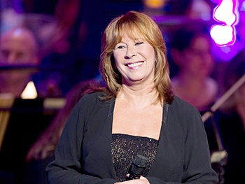 Marti Webb, Original Star of Andrew Lloyd Webber & Don Black's Tell Me On A Sunday, to Reprise Her Role in London