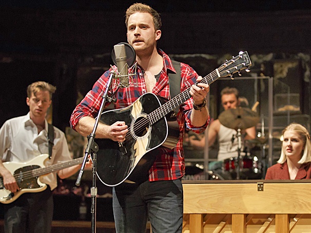 Once Tour Star Stuart Ward on 'Falling Slowly' in Love with the Tony-Winning Musical