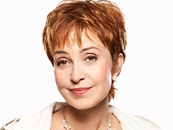TV Favorite Annie Potts Flies Into Broadway as Pippin's Gutsy Grandma Berthe