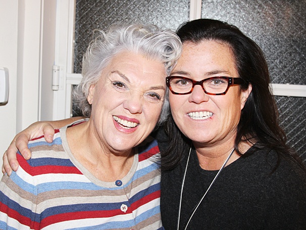 Two Ladies, 17 Emmy Awards! Rosie O’Donnell & Tyne Daly Reunite Backstage at Mothers and Sons
