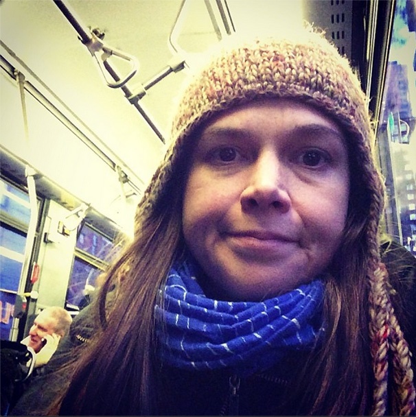 How Does Violet Star Sutton Foster Prep For Broadway? By Riding the NYC Bus!