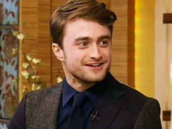 Inishmaan Star Daniel Radcliffe Talks Hair Extensions, Emma Watson's Ultimate Prank & More