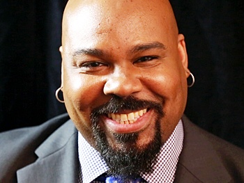 Aladdin Tony Nominee James Monroe Iglehart Shares His Red Carpet Secret Weapon