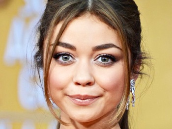 Modern Family's Sarah Hyland, Benjamin Walker & More Join Hair at the Hollywood Bowl