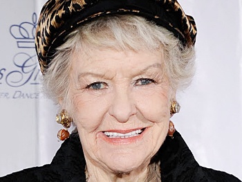 Tony-Winning Broadway Legend Elaine Stritch Dead at 89