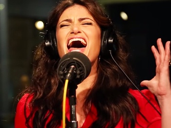 Idina Menzel & Tom Kitt Talk Fanzels, Jewish Christmas Albums & Perform from If/Then