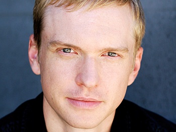 Roderick Hill Set to Star in Stalking the Bogeyman Off-Broadway; Complete Cast Set