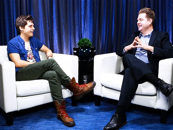 Les Miz Star Andy Mientus on Girlfriends, Boyfriends, Smash Friends and Being a Broadway Super Fan