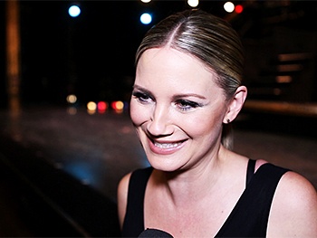 Video! New Killer Chicago Duo Jennifer Nettles & Carly Hughes in Rehearsal