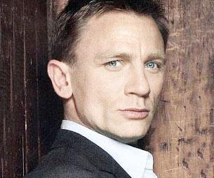 Daniel Craig Visits Live With Regis and Kelly