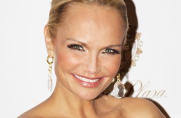 Promises Star Kristin Chenoweth Speaks Out on 'Horrendously Homophobic' Newsweek Article, Defends Sean Hayes