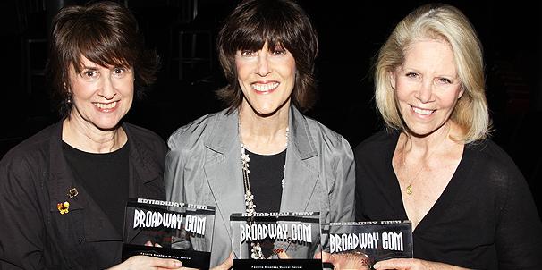 Love, Loss and What I Wore Thanks Fans For Their Fashionable Award