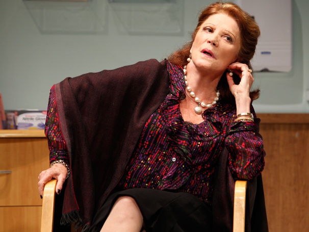 The Lyons' Linda Lavin Talks Departing Other Desert Cities and Admiring Jennifer Aniston