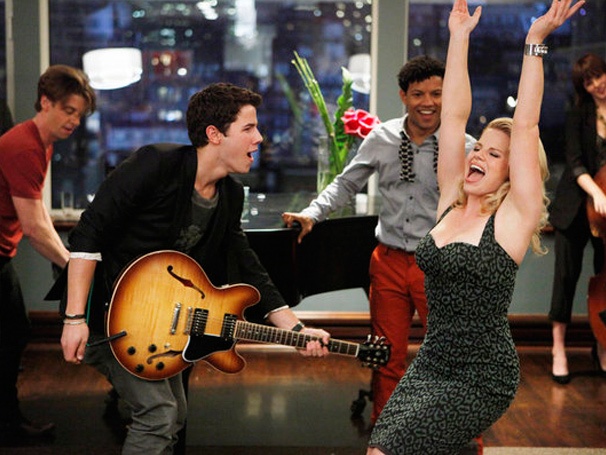 Nick Jonas Makes a Move, Katharine McPhee Gets a Lesson and More Smash Moments