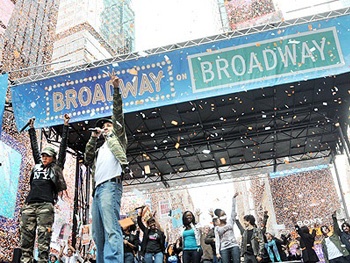 Return of Outdoor Concert Broadway on Broadway Sets September Date