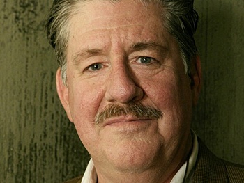 Edward Herrmann, Beloved Tony and Emmy Award Winner, Dead at 71