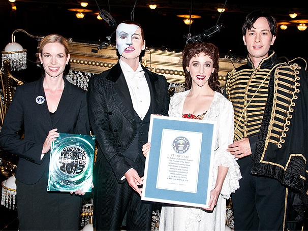 Bravissimi! The Cast of Phantom Enters the 2013 Guinness Book of World Records