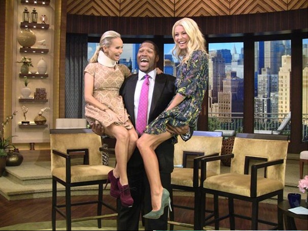 Michael Strahan Juggles Kristin Chenoweth and Kelly Ripa on Live!