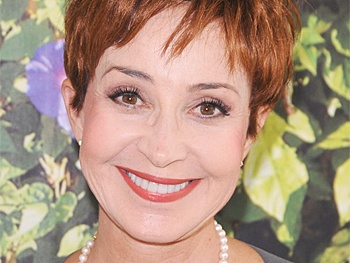 Former Sitcom Queen Annie Potts to Play Trapeze-Swinging Granny Berthe in Broadway's Pippin