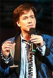 Seattle Critics Get to Know Broadway-Bound Wedding Singer