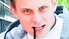 <i>Vanya</I>’s Billy Magnussen on Soap Operas, Underwear Scenes & What He <i>Really</I> Wants To Do With His Life