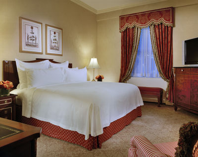 Deluxe King or Queen Guestroom