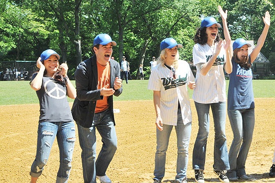 2010 Broadway Show League – cheering