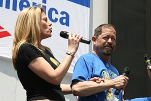 Photo Op - Broadway in Bryant Park 07-26-07 - Marin Mazzie - Jonathan Hadary