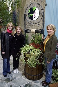 Photo Op - Wicked Day 2007 - Lisa Brescia - Annaleigh Ashford - Bette Midler