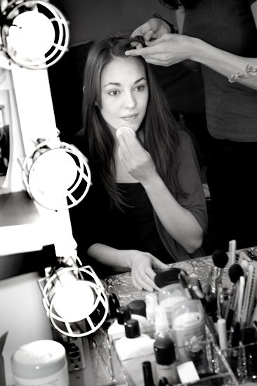 Laura Osnes in South Pacific – mirror