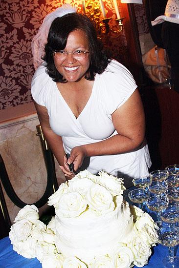 Mamma Mia 15th Longest Running Show - Lauren Hopkins Sheridan (winner with cake)