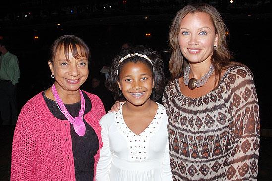 Vanessa Williams at Billy Elliot - Vanessa Williams - daughter Sasha - mom Helen