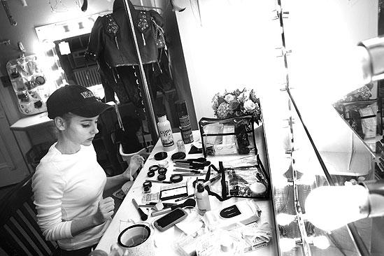 Kerry Butler first performance in Rock of Ages – Kerry Butler (makeup table)