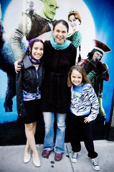 Shrek princess contest winners – Hannah Beatt – Sutton Foster – Laura Laureano (portrait)