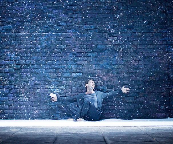 Hamlet - Show Photos - Jude Law (sitting)
