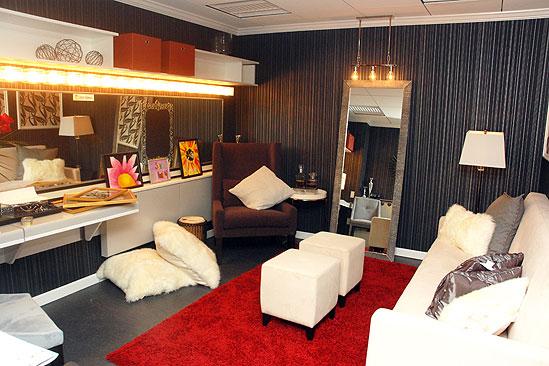John Stamos Dressing Room - Dressing Room After