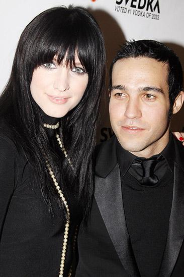 Ashlee Simpson Chicago opening – Ashlee Simpson – Pete Wentz