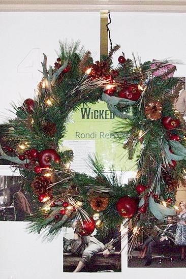 Rondi Reed Seasonal Snapshots at Wicked – wreath 