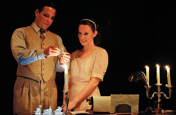 Show Photos - Glass Menagerie - Michael Mosley - Keira Keeley