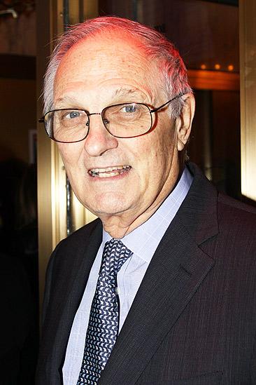 Red opening – Alan Alda