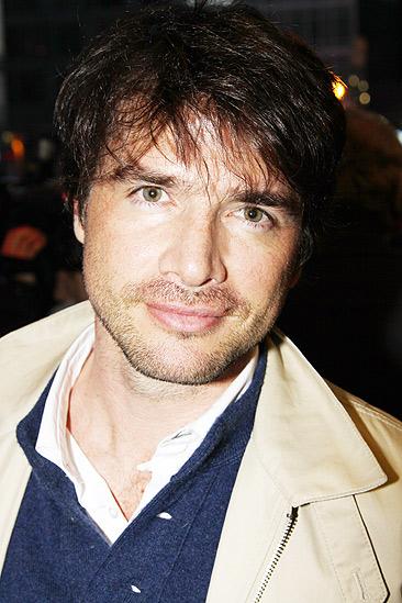 Red opening – Matthew Settle