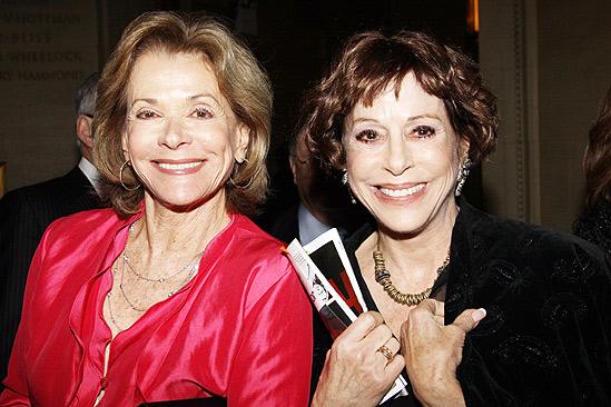 Red opening – Jessica Walter – Louise Sorel
