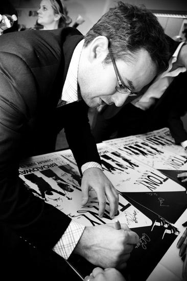 Chad Kimball a Day in the Life – Chad Kimball signs 