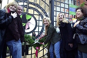 Photo Op - Wicked Day 2007 - Annaleigh Ashford - David Stone - Bette Midler - Lisa Brescia - Winnie Holzman