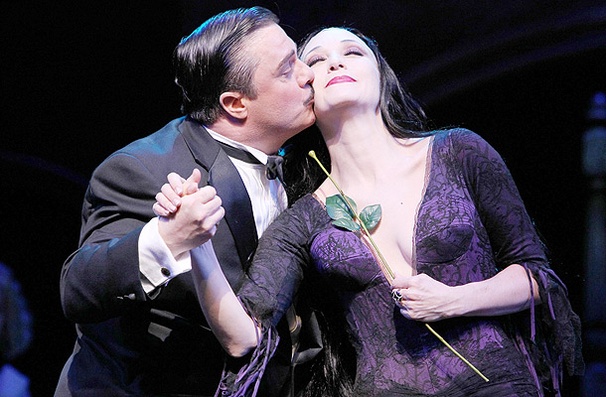 Show Photos - Addams Family (bway) - Nathan Lane - Bebe Neuwirth (kiss)