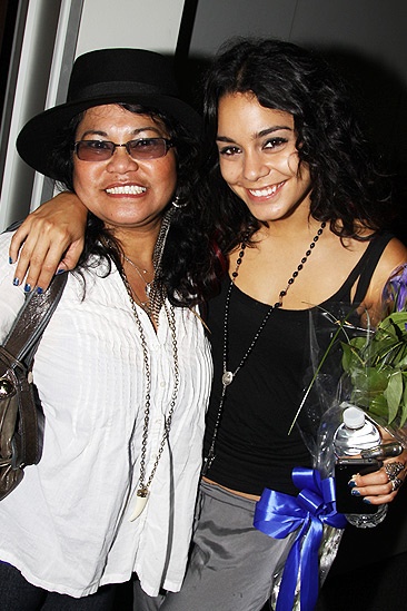 Rent at the Hollywood Bowl – Vanessa Hudgens – mom Gina