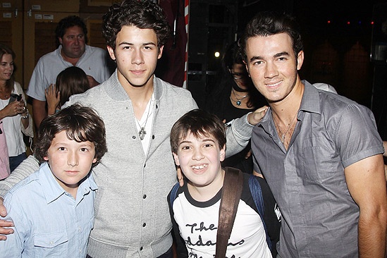 Jonas Addams – Frankie – Nick Jonas – Adam Riegler – Kevin Jonas