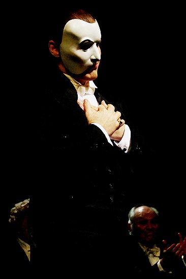 Hugh Panaro Returns to Phantom – Hugh Panaro (heart)