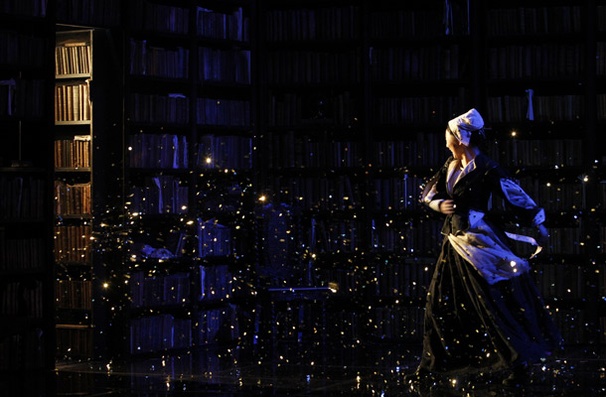 Show Photos - La Bete - Greta Lee